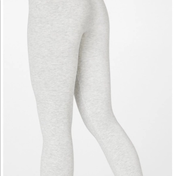 ISO Fabletics Seamless Rib Pant - Picture 2 of 2